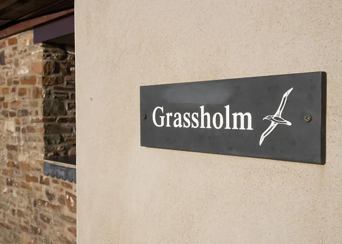 Grassholm Cottage With Hot Tub - Dog Friendly