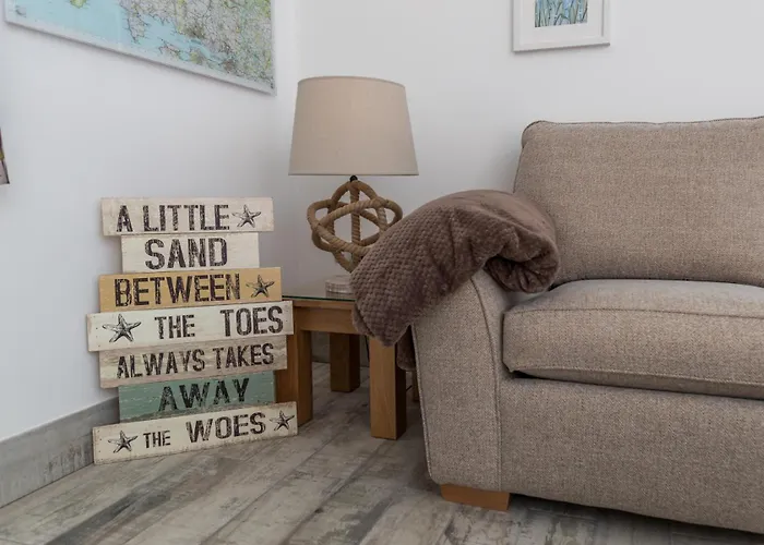 Grassholm Cottage With Hot Tub - Dog Friendly