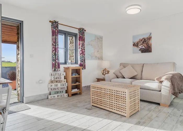 Grassholm Cottage With Hot Tub - Dog Friendly