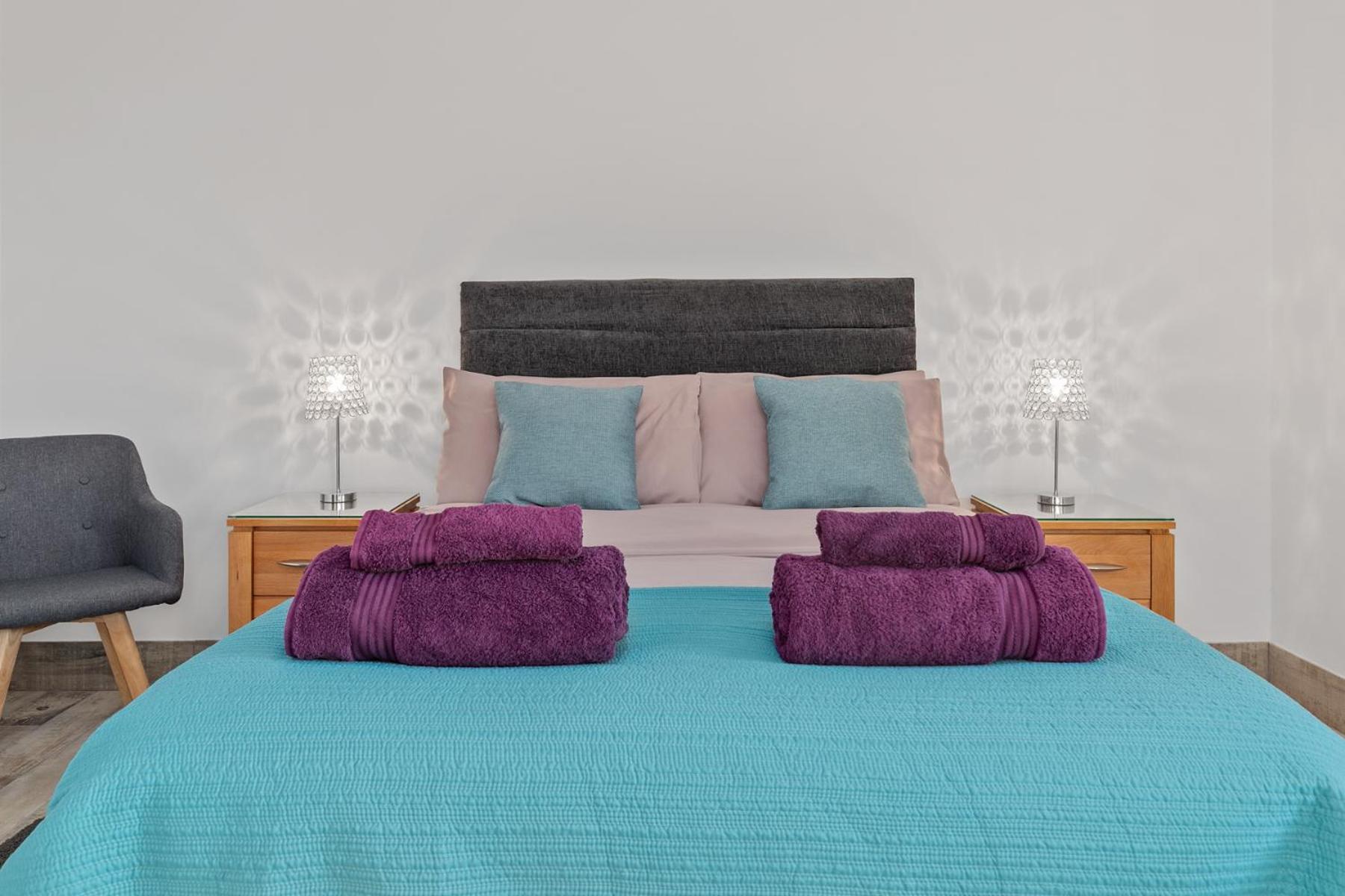 Grassholm With Hot Tub - Dog Friendly Holiday home